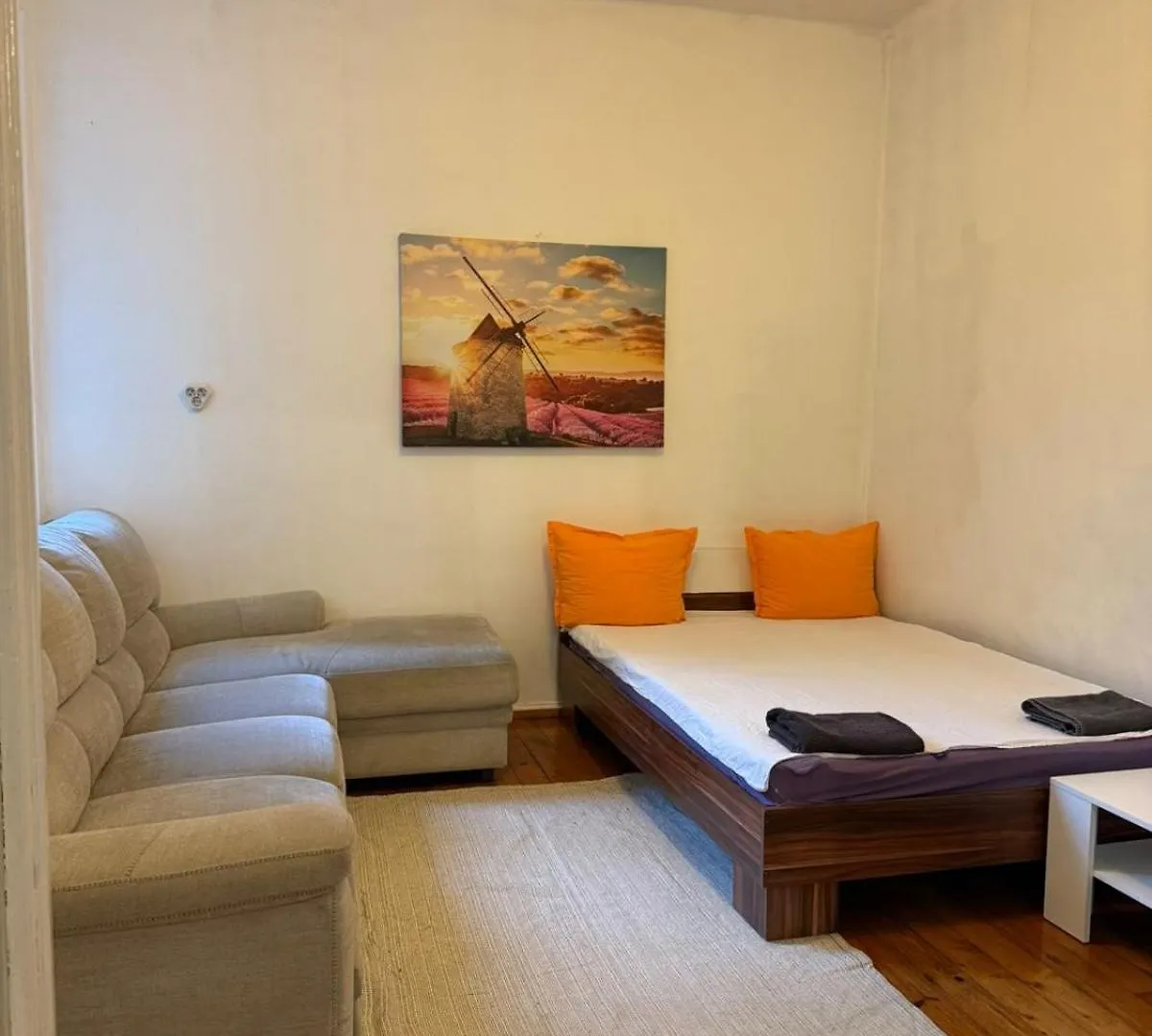 Salts Market 3Br Retreat Sofia 0*,